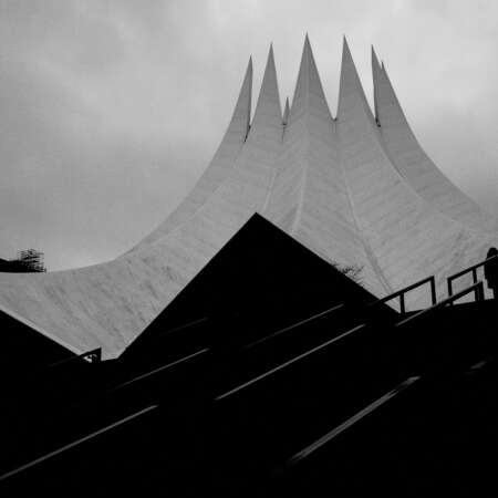 <p>Dating from 2001 (but seemingly from the space age), the Tempodrom is an event space and spa in central Berlin. The building's design evokes the tent structures that originally housed the venue when it began in the 1980s.<br /></p>