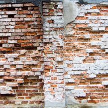 <p>Weather-worn bricks decay on a building in Cottbus. <br /></p>