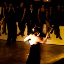 <p>Tango dancers captivate an audience.<br /></p>