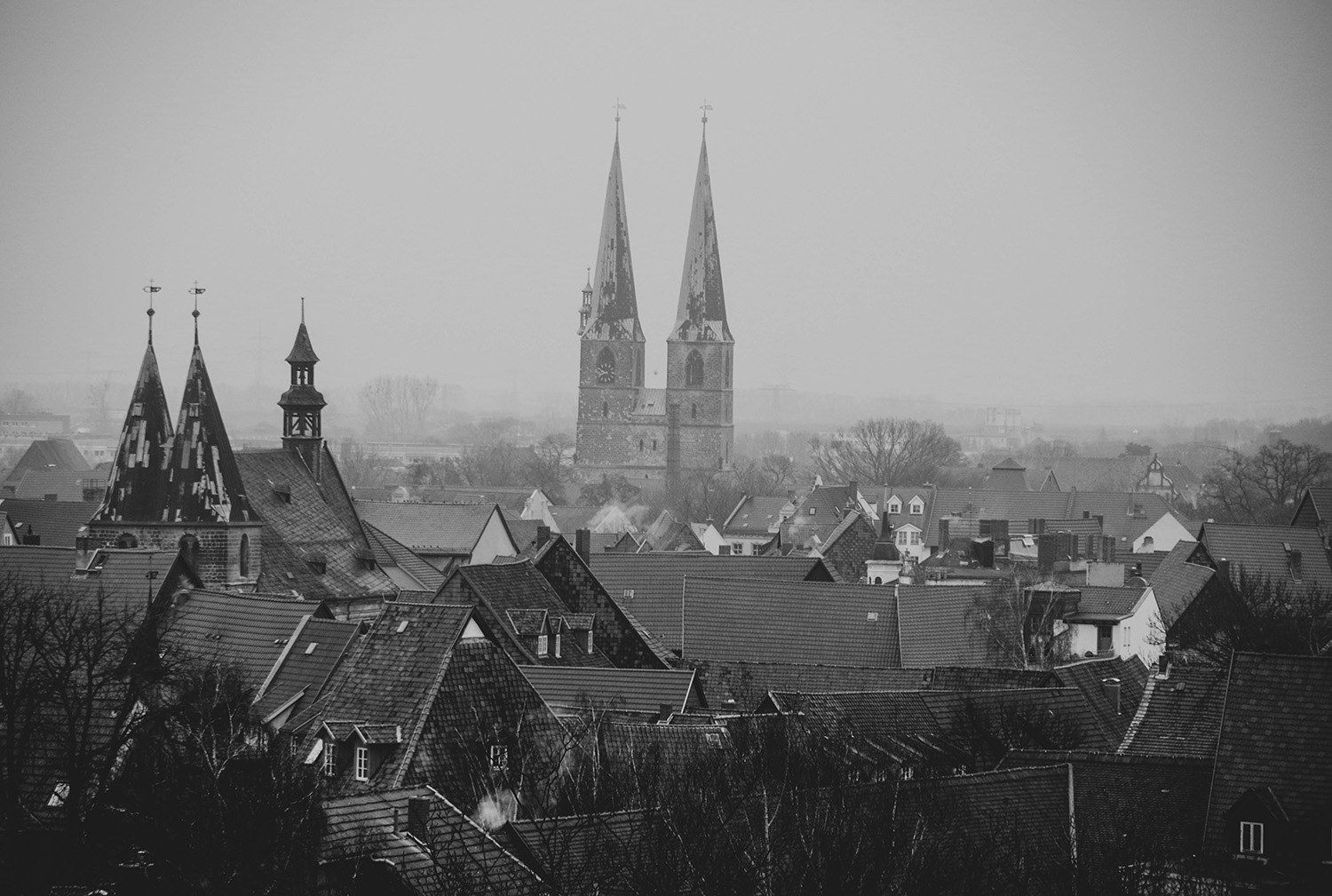 <p>A view over the rooftops of Quedlinburg on a winter morning.</p>
