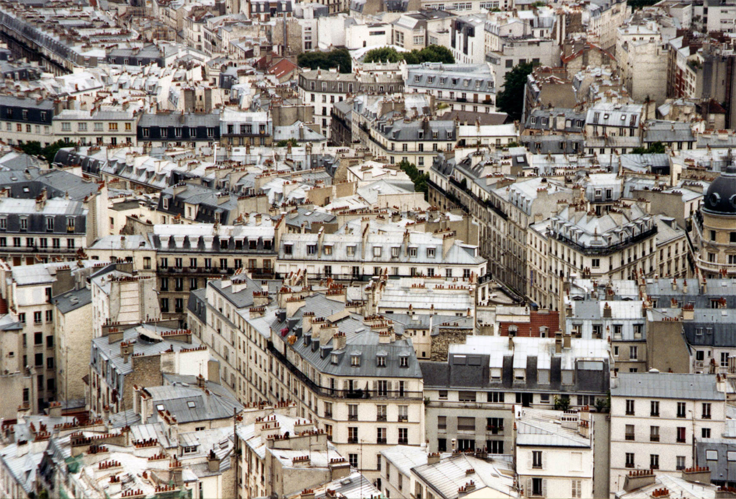 <p>An evocative view over one of the most beloved districts of Paris.</p>