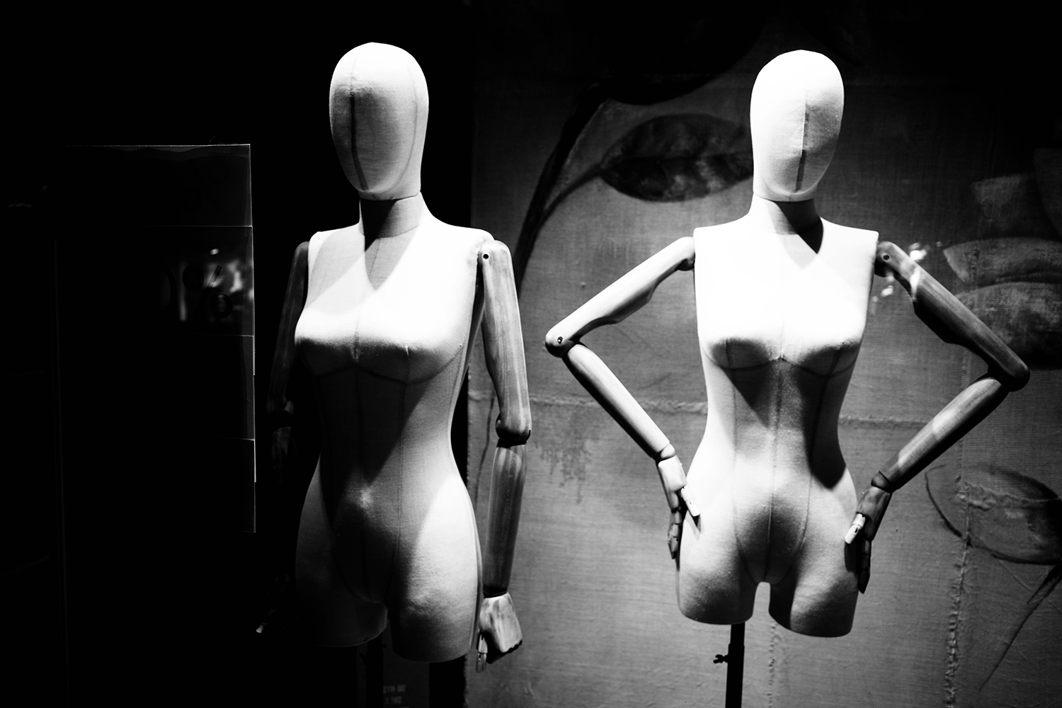 <p>An impressive amount of sass from two minimalist mannequins.</p>