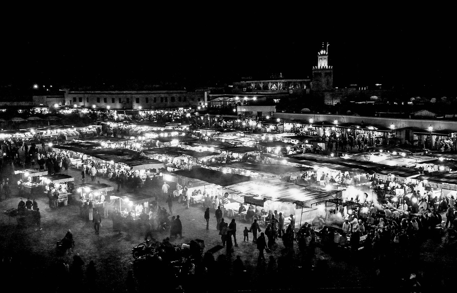 <p>A night view of the lively Jamaa el Fna.<br /></p>