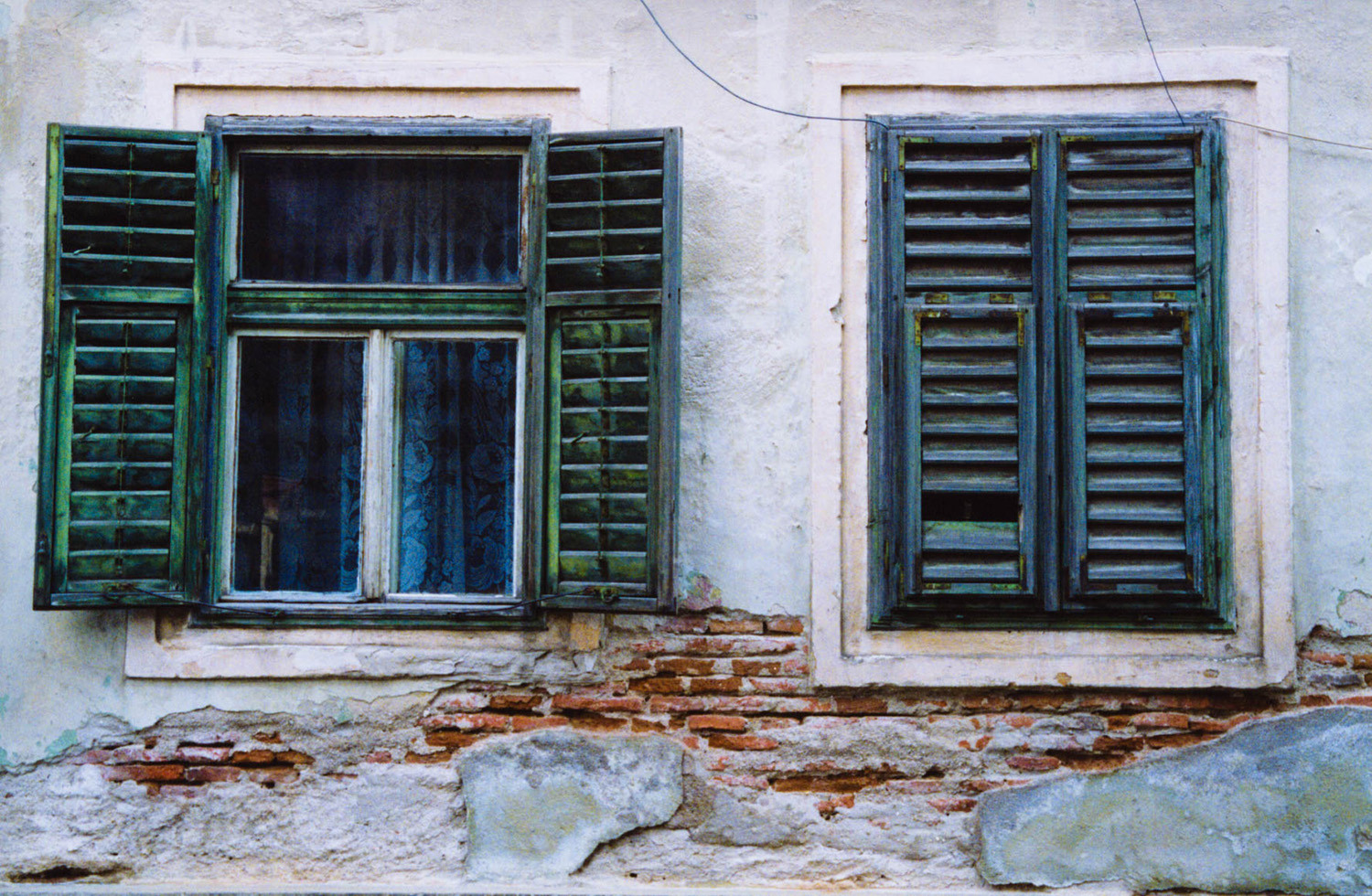 <p>Beautifully aged shutters on an old house in Sibiu.<br /></p>