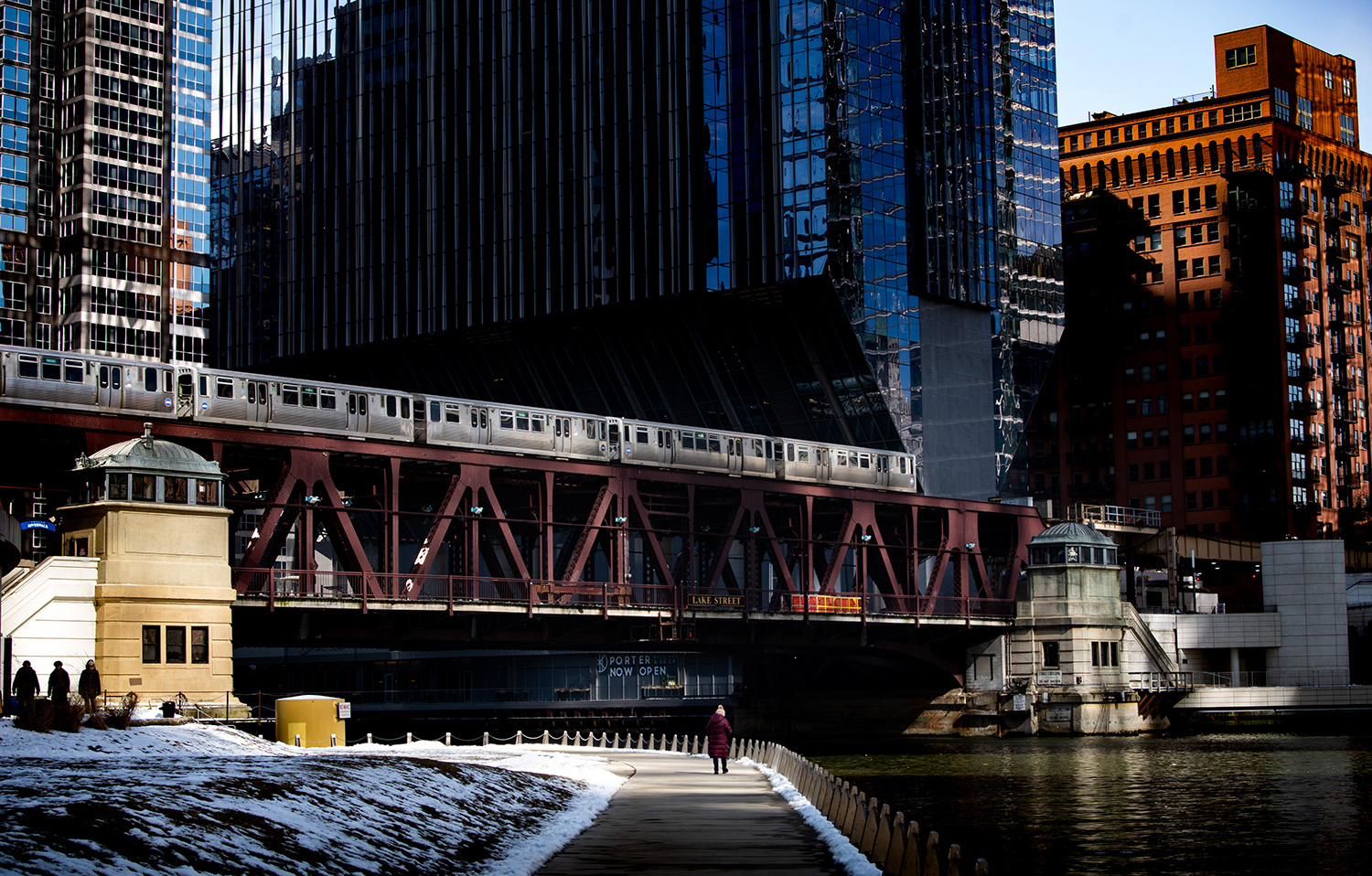 <p>An early morning walk along the Chicago River.</p>